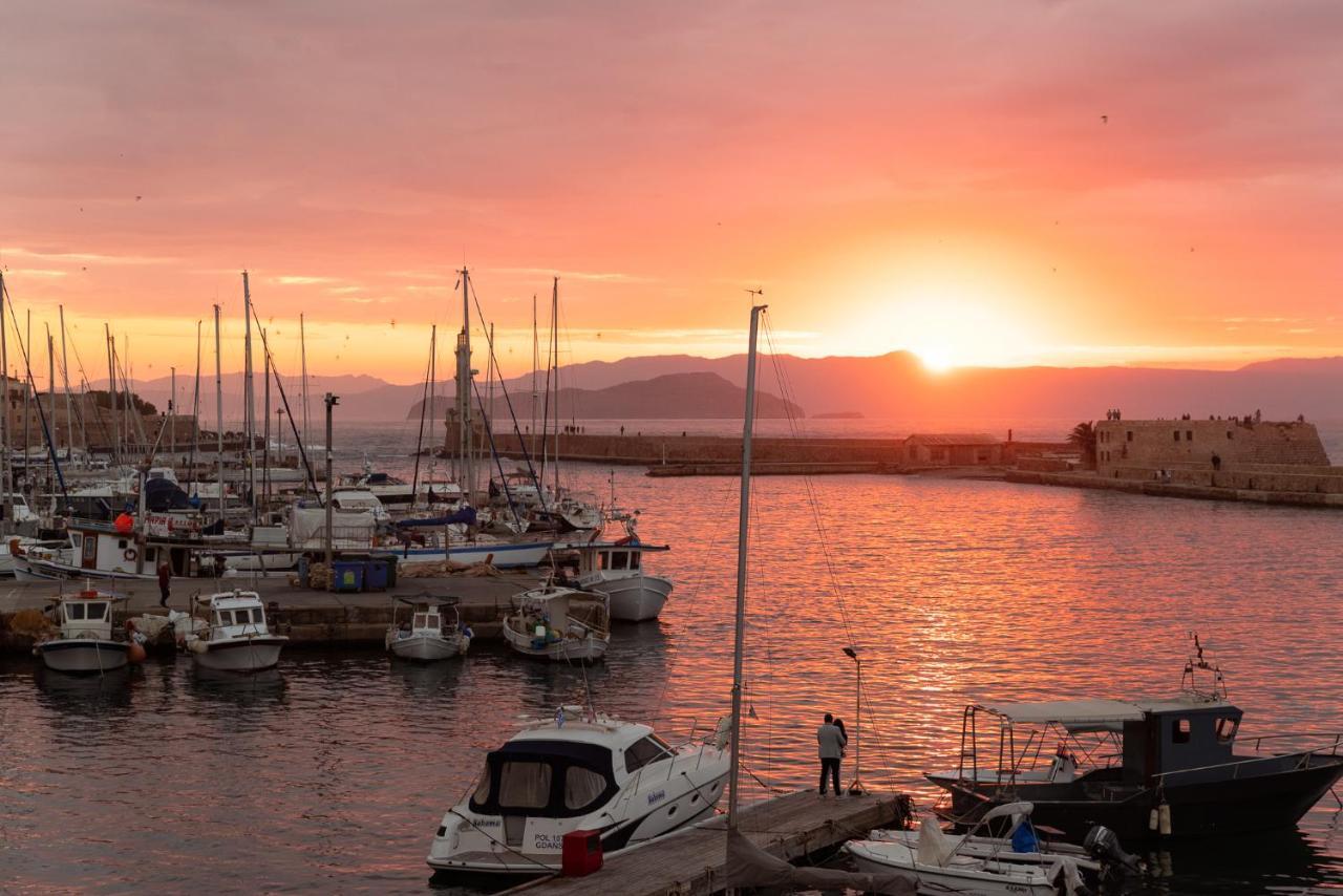 Destino Home Overlooking The Venetian Port Of Chania 하니아 외부 사진