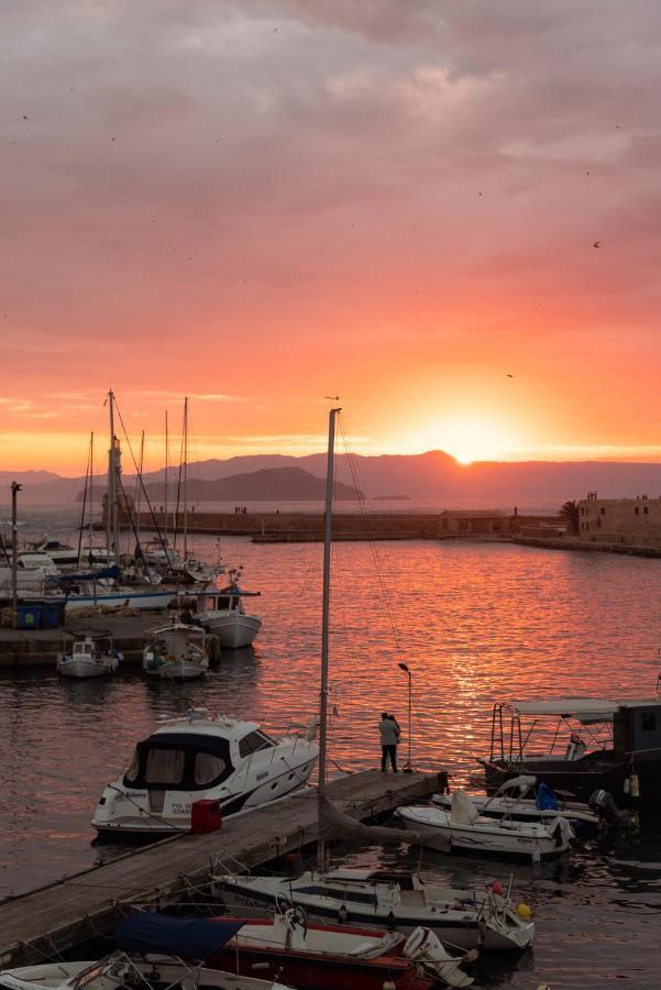 Destino Home Overlooking The Venetian Port Of Chania 하니아 외부 사진